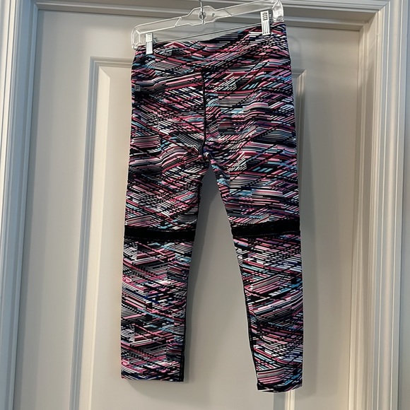 Fabletics sheer cropped leggings - Picture 3 of 3